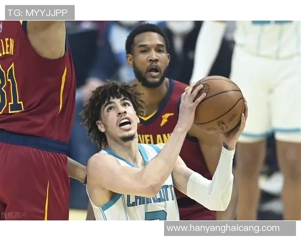 黄蜂与魔术季前赛直播精彩对决全程回顾与分析